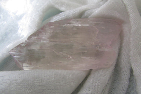Spodumene var. Kunzite - Bisbeeborn - 1